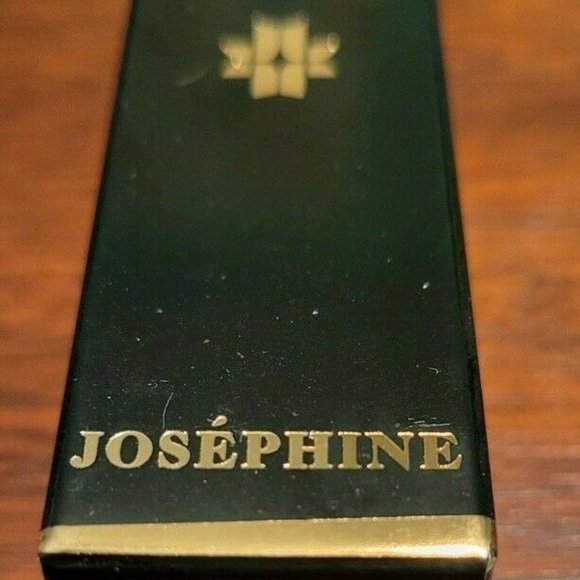 Josephine Lip/Power Natural Matte Liquid Lipstick in Meet Tiphaine - Picture 3 of 3